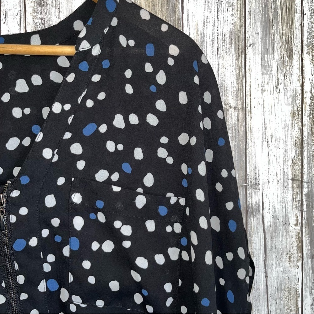 Torrid Black Blue Polka Dot Georgette Blouse Zip Front Dolman Sleeve 2X Plus - Picture 6 of 8